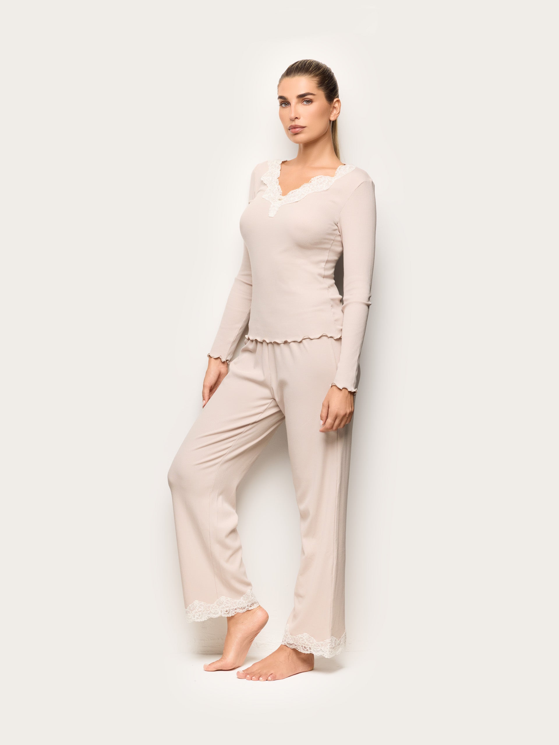 Yamamay Basic Modal Cotton Ribbed Trousers with Lace in Beige – front model view